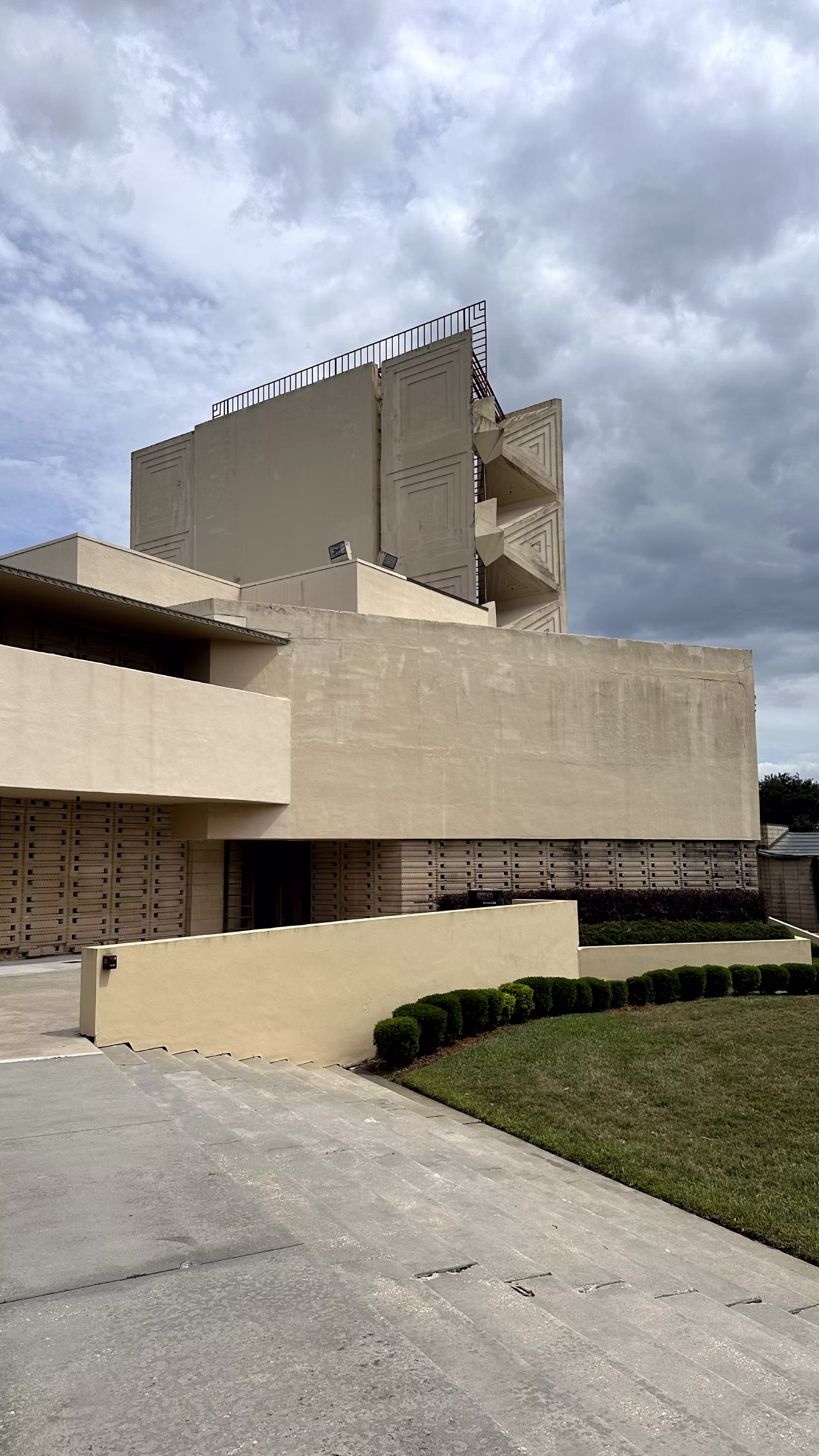 Frank lloyd wright florida southern college in lakeland