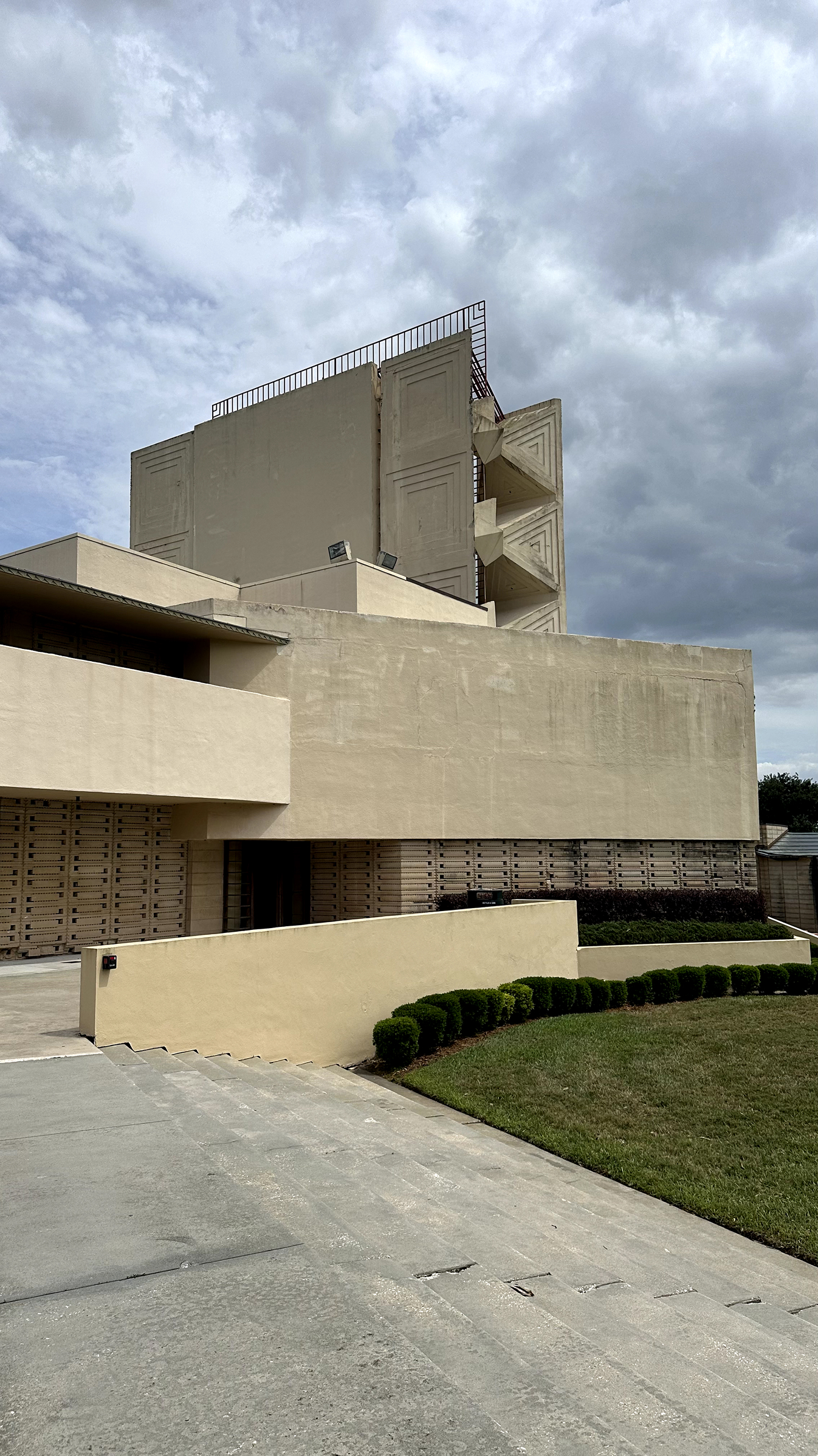Frank Lloyd Wright Annie Pfeiffer Chapel