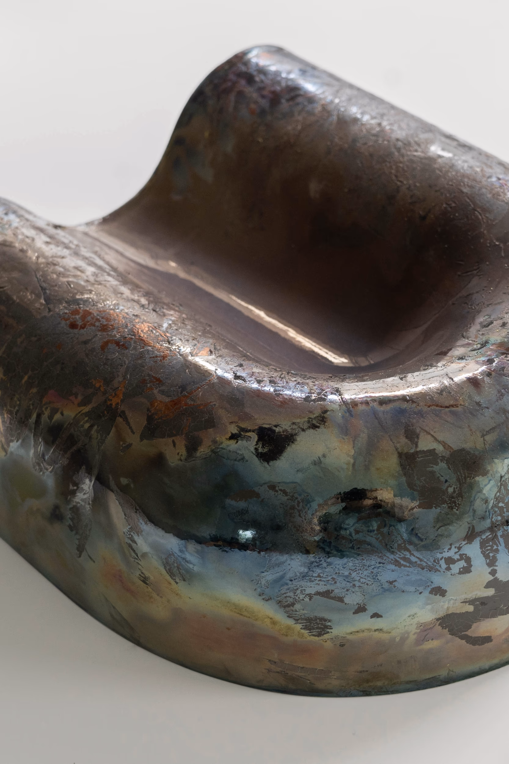 Onda sconce copper raku close1